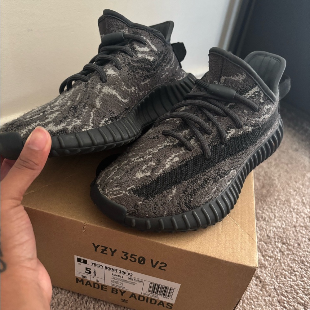 Yeezy Kids Sneakers - Black and Gray